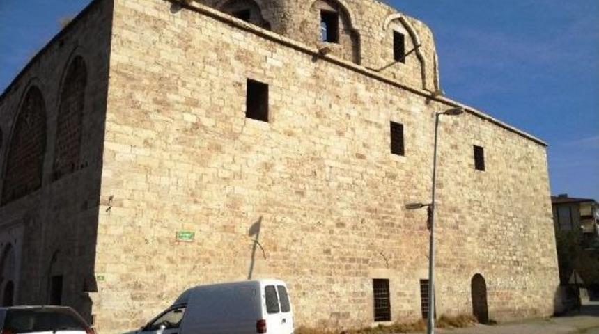 Ağbaba, Taşeron Kilisesinin Akıbetini Sordu