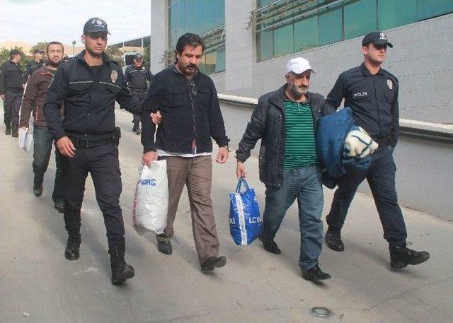 Mersin&rsquo;de Bombacılara Yardım Ve Yataklıktan G&ouml;zaltına Alınan 9 Kişi Adliyede 1