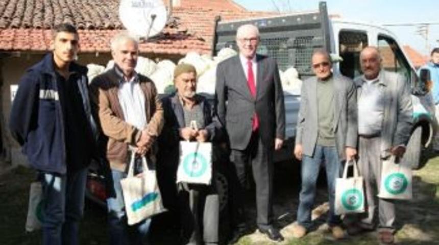 Sultandere K&ouml;y&rsquo;&uuml;nden Aşevi&rsquo;ne 4 Ton Kabak Bağışı