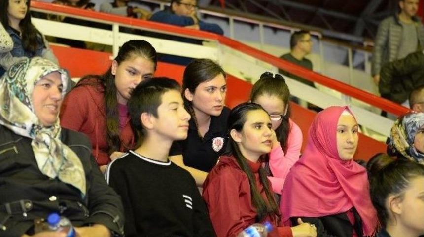 (&ouml;zel Haber) Basket Ma&ccedil;ını G&ouml;rmeden İzlediler