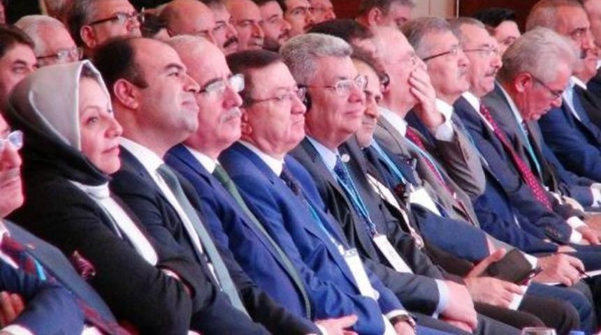 Uluslararası G&ouml;&ccedil; Zirvesi'nde Ikinci G&uuml;n