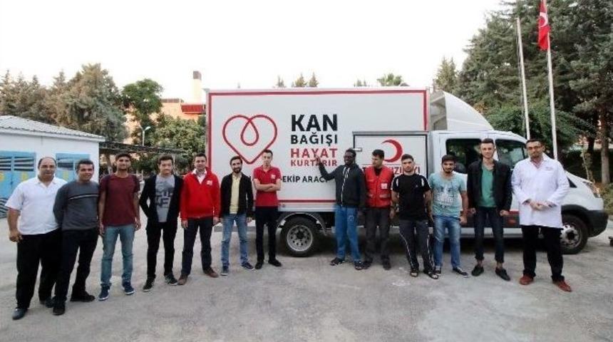 Kyk Adana S&uuml;mer &Ouml;ğrenci Yurdu&rsquo;ndan Kızılay&rsquo;a Kan Bağışı