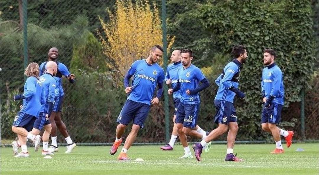 Fenerbah&ccedil;e Derbi Hazırlıklarına Eksik Başladı