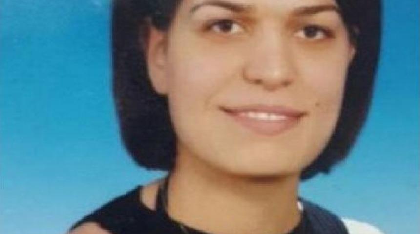 Boğmaya &Ccedil;alıştı, Benzin D&ouml;k&uuml;p Yakarak &Ouml;ld&uuml;rd&uuml;