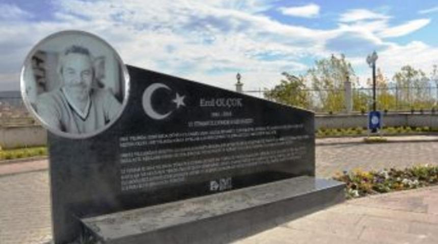 Erol Ol&ccedil;ok Anıtı Konferansla A&ccedil;ılıyor