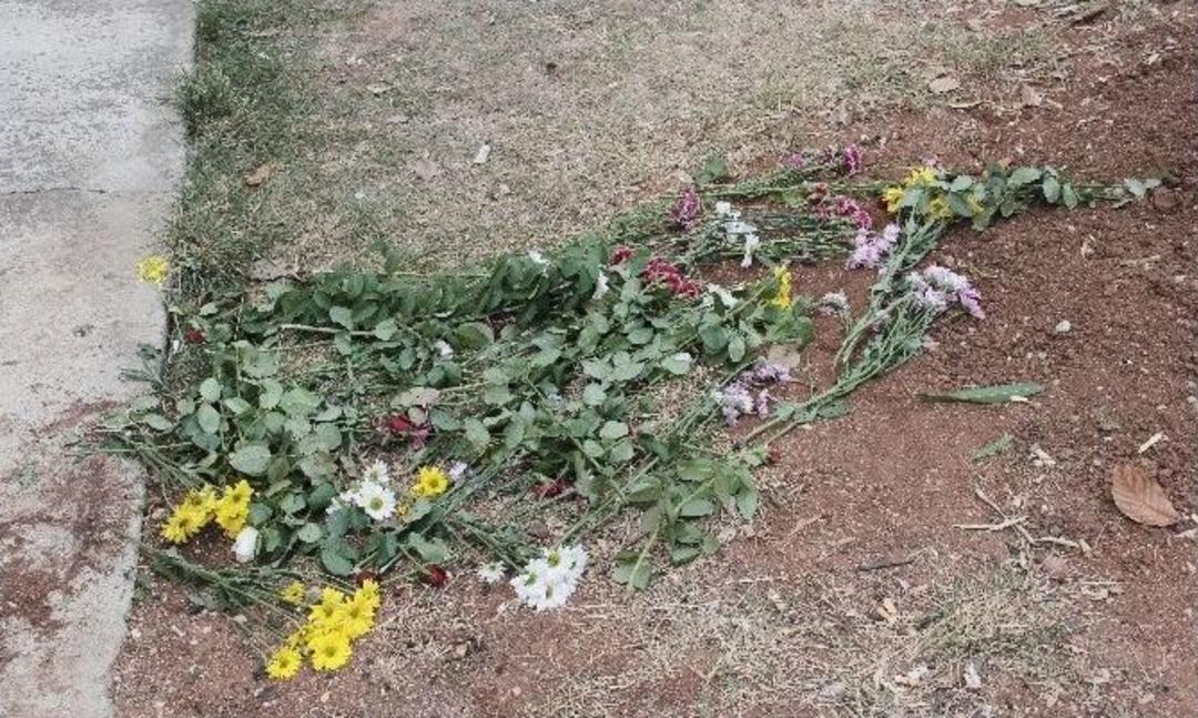 İntihar Eden &Ouml;ğretmen Annesinin Yanına G&ouml;m&uuml;ld&uuml;