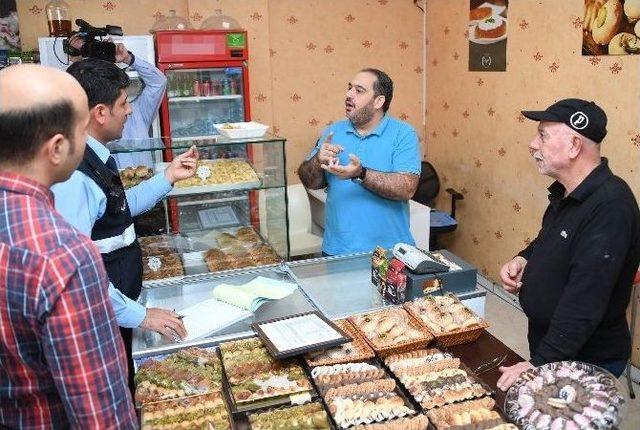 Mersin’de Yabancı Dildeki Tabelalar Sökülüyor