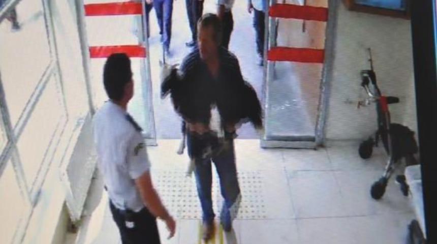 Boynuzu Kırılan Ke&ccedil;isini Hastaneye G&ouml;t&uuml;rd&uuml;