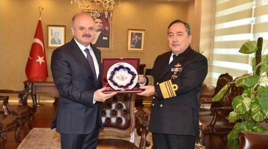 Güney Deniz Saha Komutanı Koramiral Uşaklıoğlu, Vali Çakacak İle Bir Araya Geldi