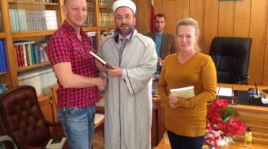 Danimarka Ve İngiltere Vatandaşları M&uuml;sl&uuml;man Oldu