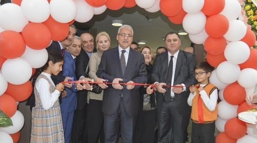 &Ouml;zcan Ailesinden Eğitime Katkı