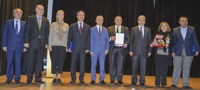 &Ouml;zcan Ailesinden Eğitime Katkı 1