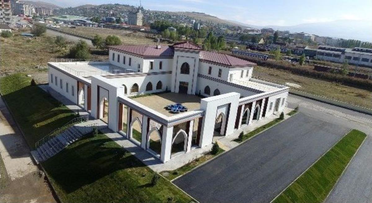 Belediyecilikte T&uuml;rkiye&rsquo;de Marka İsim: Mehmet Sekmen