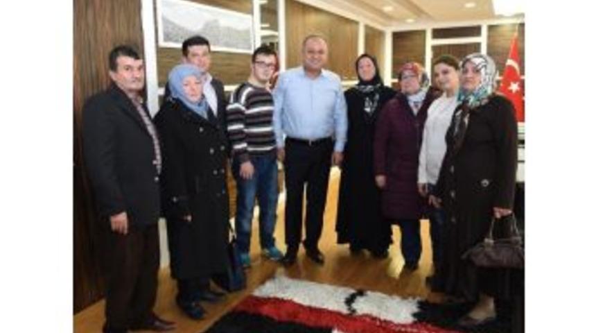 Engelli &Ccedil;ocuk Ve Aileleri, Başkan Babaş&rsquo;ı Ziyaret Etti.