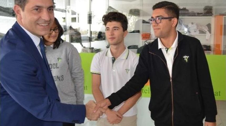 Gen&ccedil; Başkan Tecr&uuml;belerini &Ouml;ğrencilerle Paylaştı