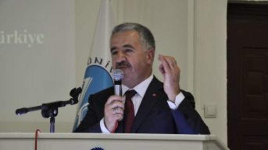 Bakan Arslan&rsquo;dan İzmir - &Ccedil;andarlı Otoyol İhalesiyle İlgili &Ouml;nemli A&ccedil;ıklamalar