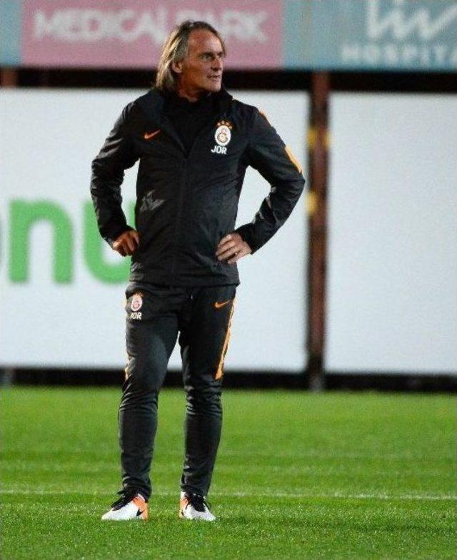 Galatasaray, Fenerbah&ccedil;e Ma&ccedil;ı Hazırlıklarını S&uuml;rd&uuml;rd&uuml; 1