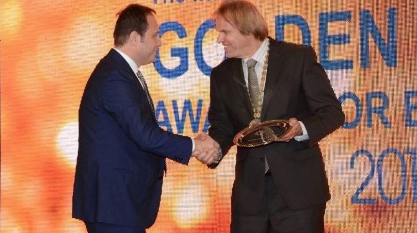 Gaziosmanpaşa&rsquo;ya Uluslararası &lsquo;halkla İlişkiler&rsquo; &Ouml;d&uuml;l&uuml;