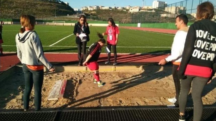 D&uuml;zceli &Ouml;zel Sporcular Gelecek Vaad Etti