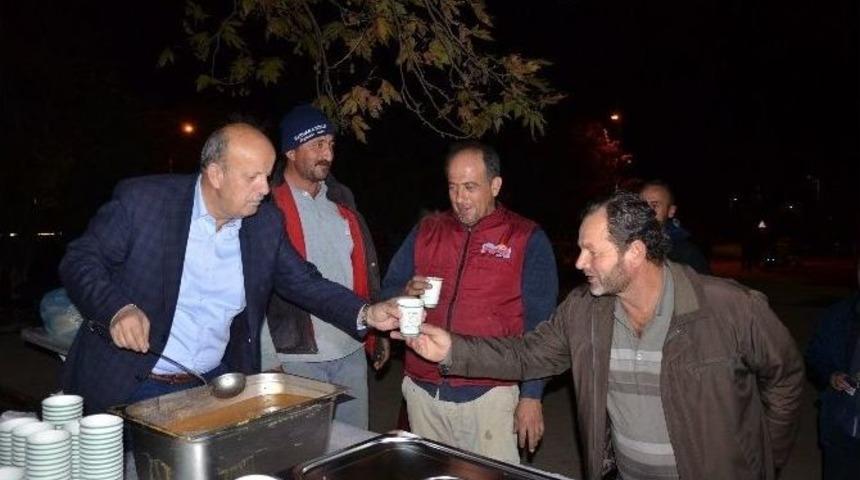 Başkandan Zeytincilere Sıcak &Ccedil;orba