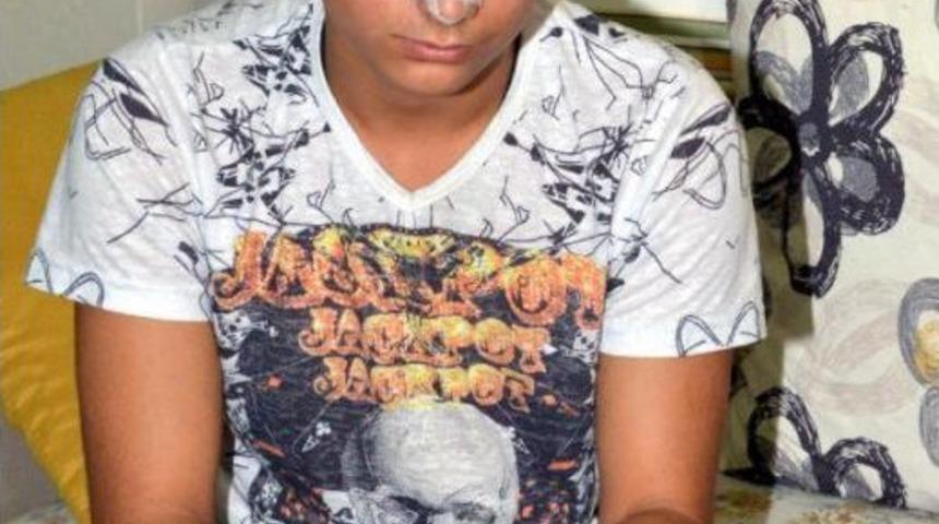 Kızıyla Sohbet Eden Orta Okul &Ouml;ğrencisinin Burnunu Kırdı