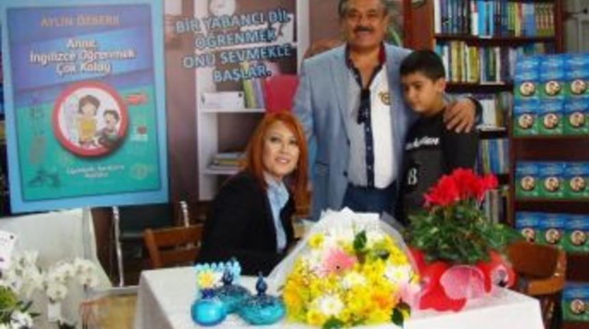 Aylin &Ouml;zberk İlk Kitabını Tanıttı