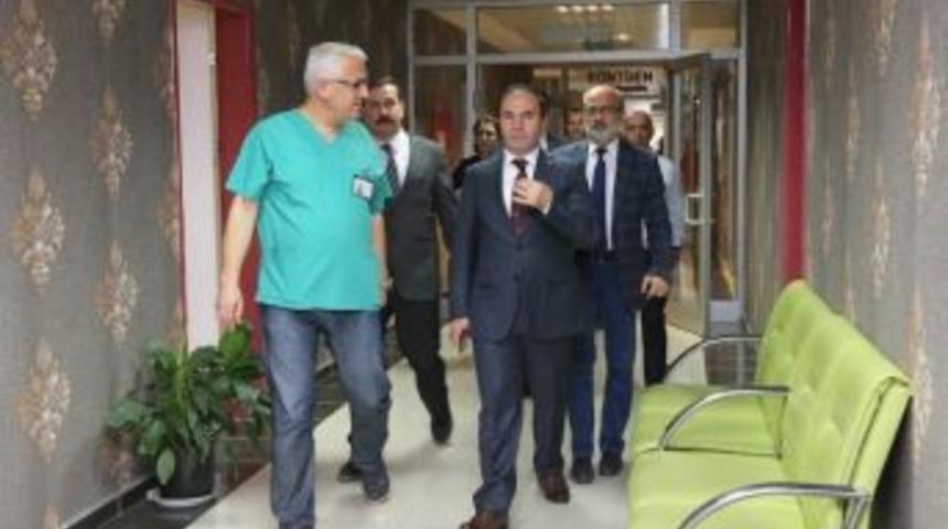 Vali Işık Sağlık Kurumlarını Gezdi