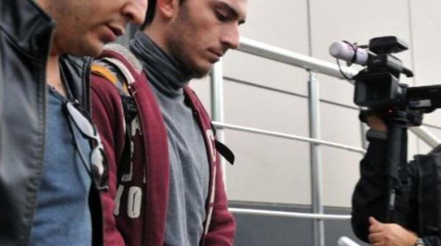 Attığı Bomba Tweetinden Sonra Yakalandı