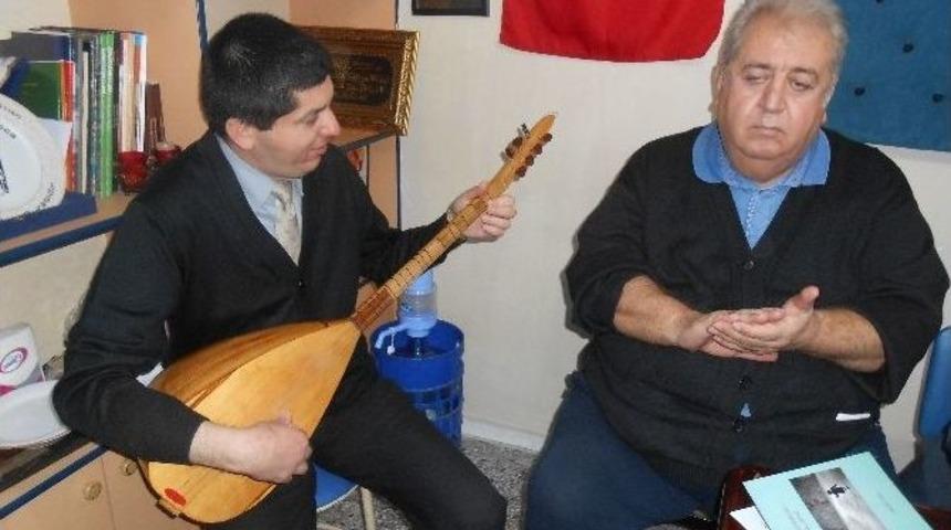 Eskişehirli Şairler Ve Ozanlar Atat&uuml;rk&rsquo;&uuml; Şiirlerle Ve T&uuml;rk&uuml;lerle Andılar