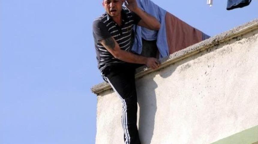 5 Yıldır Aranan Firari, Polisi G&ouml;r&uuml;nce Ateş Edip Intihara Kalkıştı