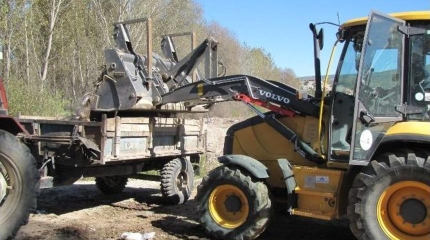 K&uuml;&ccedil;&uuml;k&ccedil;ay&rsquo;daki İnşaat Artıkları Kaldırıldı