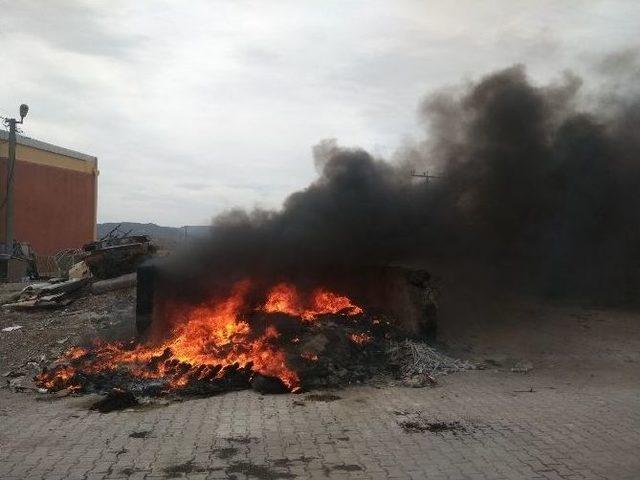 Hisarcık Sanayi &Ccedil;&ouml;pl&uuml;ğ&uuml;nde Yangın 1