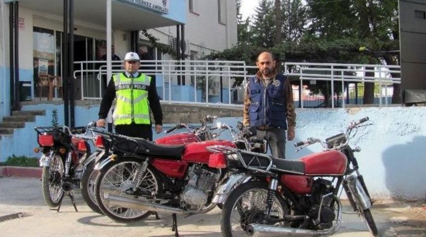 Trafik Uygulamasında 6 &Ccedil;alıntı Motosiklet Ele Ge&ccedil;irildi