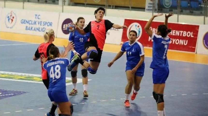 Yenimahalle Devler Arenasında