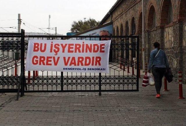 İzban Grevinde 2. Gün: Vatandaş Başbakan’ın Devreye Girmesini Bekliyor