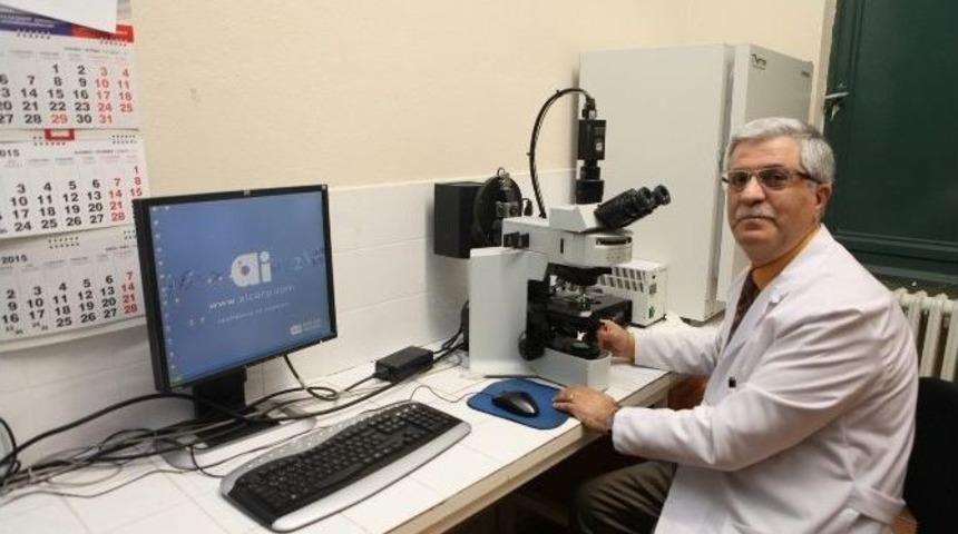 Prof. Dr. Demirhan, Mokad Yılın Temel Kanser Araştırmacısı &Ouml;d&uuml;l&uuml;&rsquo;n&uuml;n Sahibi Oldu