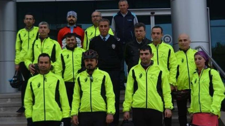 Hatay'dan Anıtkabir'e Pedal &Ccedil;eviren Bisiklet Tutkunları Kulu'da