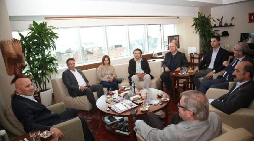 Chp İl&ccedil;e Başkanları Başkan Altınok &Ouml;z&rsquo;&uuml; Ziyaret Etti