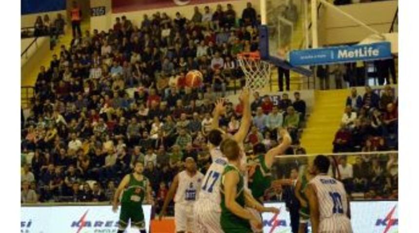 Best Taraftarını &Uuml;zerken, Banvit Sevindirdi