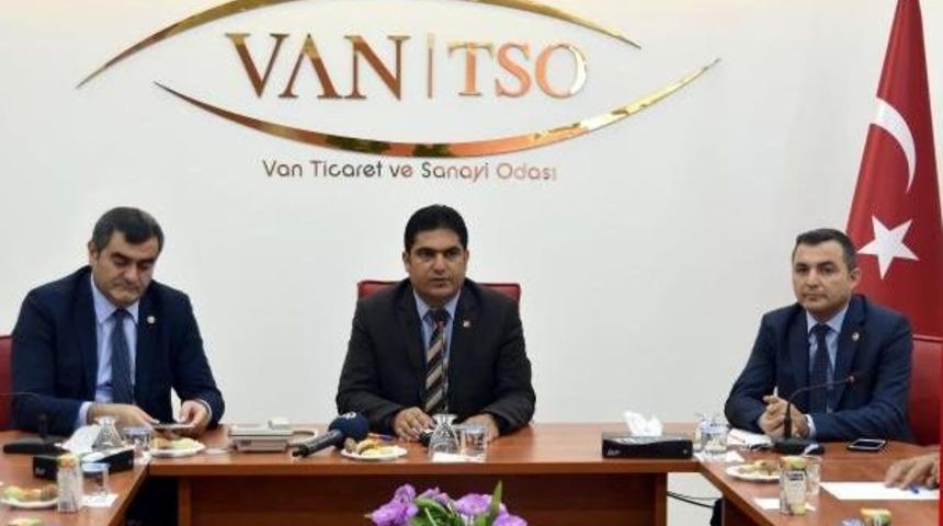 Chp'li Vekiller Van'da Stk'larla G&ouml;r&uuml;şt&uuml;