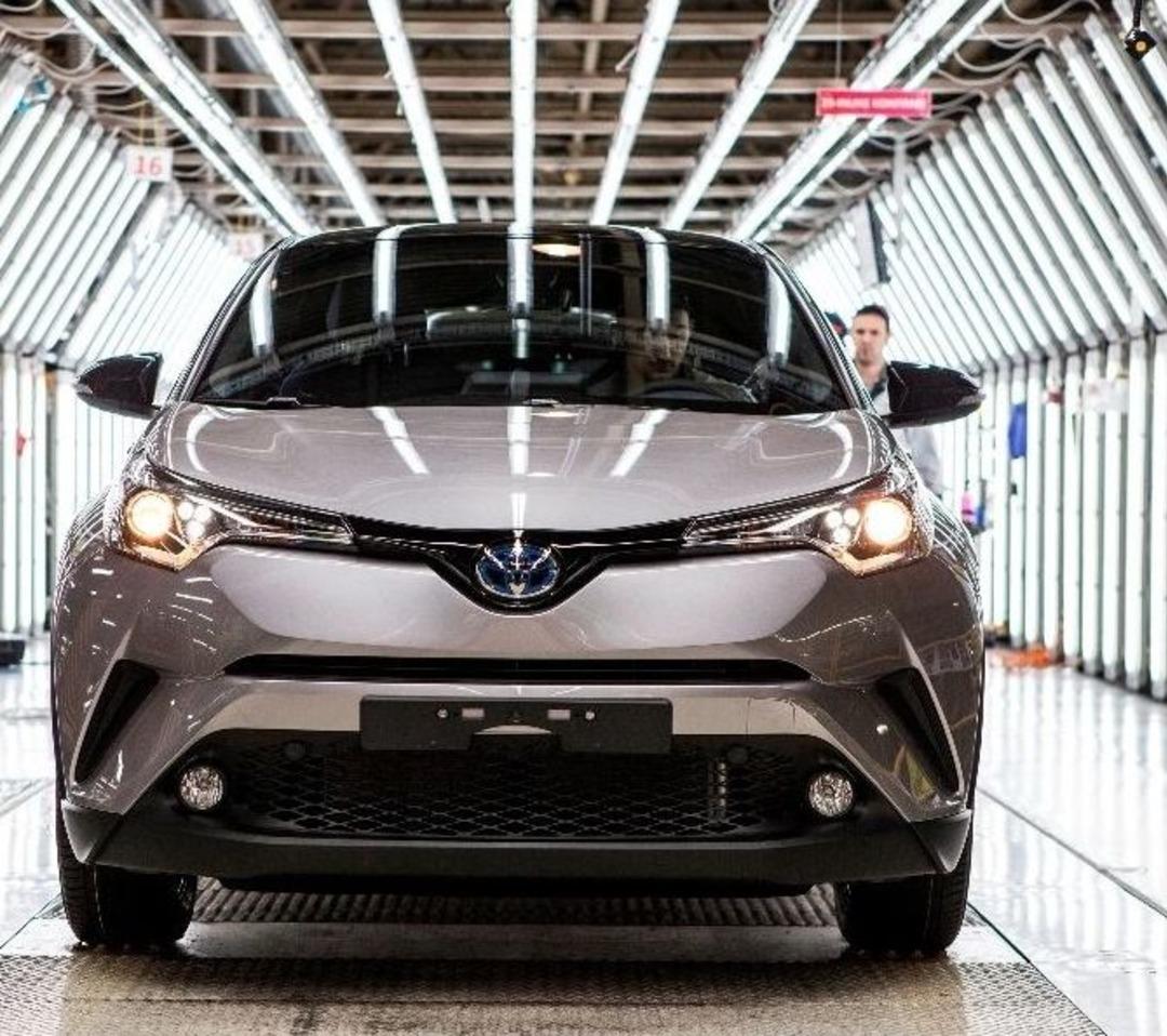 T&uuml;rkiye&rsquo;nin İlk Hibrit Otomobili Toyota C-hr Seri &Uuml;retimine Başladı
