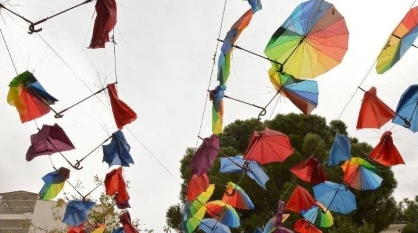 Şemsiyeli Sokağı Lodos Vurdu