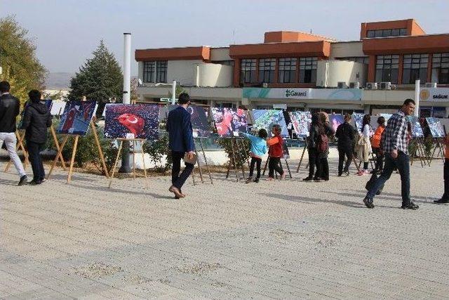 İn&ouml;n&uuml; &Uuml;niversitesinde 15 Temmuz Fotoğraf Sergisi A&ccedil;ıldı 2