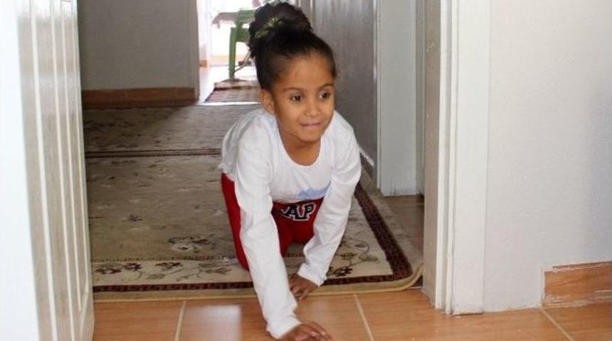 Yapılacak Yardım Ayşe Helen&rsquo;in Hayatını Kurtaracak