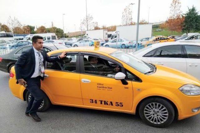 Ekonomi Bakanı Zeybekçi Trafik Nedeniyle Taksiye Binmek Zorunda Kaldı