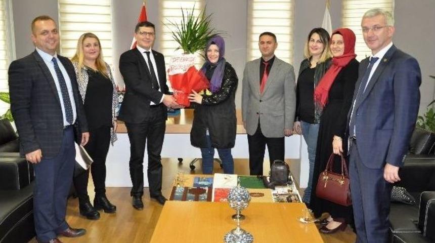 İtso Yaptırdığı Okula S&uuml;rekli Destek Veriyor