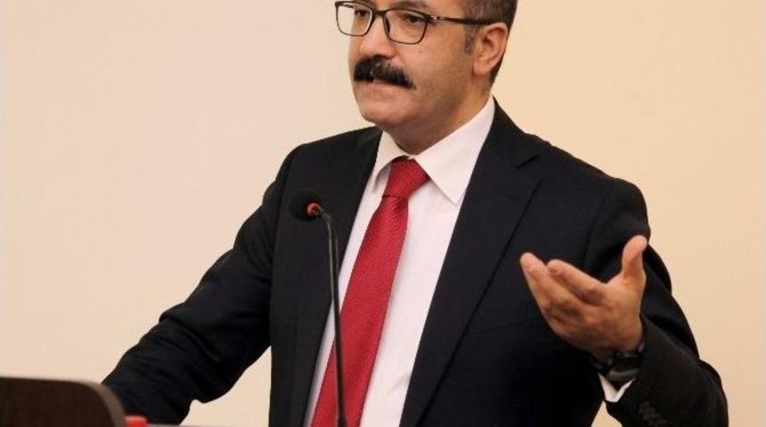 Rekt&ouml;r Prof. Dr. G&uuml;r: