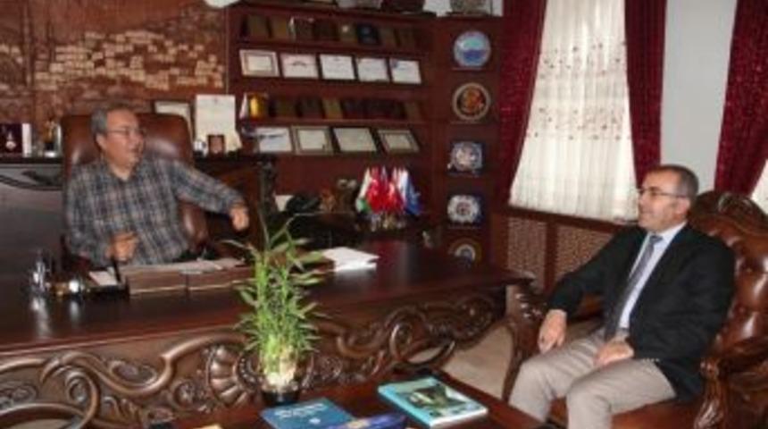 Milli Eğitim M&uuml;d&uuml;r&uuml; Demir, &Uuml;nver&rsquo;i Ziyaret Etti