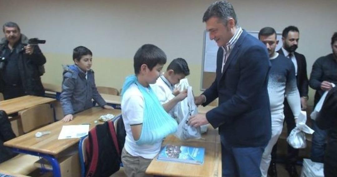 Marmarabirlik&rsquo;ten &Ouml;ğrencilere Zeytin