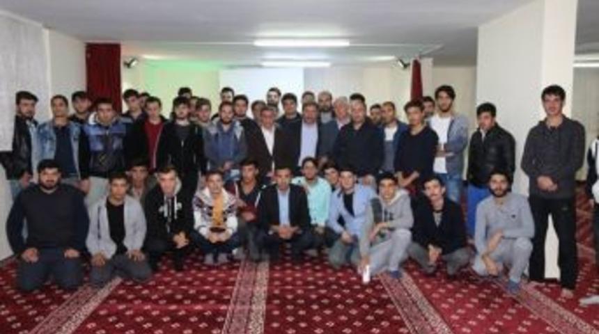 Birlik Ve Beraberlik Vakfı &Ouml;ğrencilerine 15 Temmuz Anlatıldı